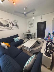 Posezení v ubytování LAVISH RETREAT-Buxton Point