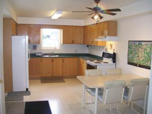 Køkken eller tekøkken på Lakeshore North - Waterloo, Ontario