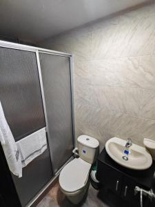 Et badeværelse på Castelar Luxury Apartment Ipiales