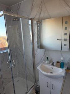 Phòng tắm tại Cozy Stay