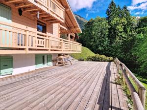 En balkon eller terrasse på Chalets à Châtel - Chalet Casimir CSM CHARMING & NATURE 10 Pers. MAE-3393