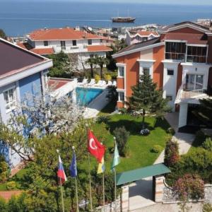 Bazén v ubytování Treekos Boutique Hotel Istanbul Airport nebo v jeho okolí