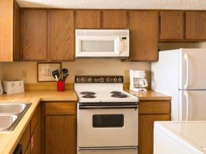 Køkken eller tekøkken på Surf & Racquet Club C102