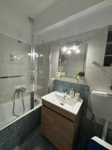 Phòng tắm tại Kalavryta Moments