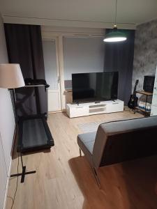 Et tv og/eller underholdning på Tilava kaksio Jussilankadulla