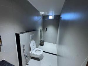 Ένα μπάνιο στο Hotel Jasraj Inn