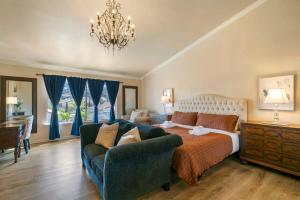 Et opholdsområde på Marbella Lane - Revitalizing Getaway w Pool