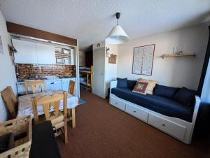 Et opholdsområde på Résidence Chalmettes - Studio 2/4 personnes - Skis aux pieds MAE-9074