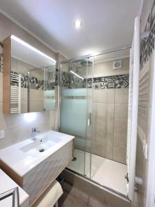 Et badeværelse på Résidence Makalu - Studio divisible 4 personnes Plagne Centre MAE-3484