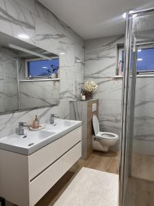 Koupelna v ubytování House near the Piešťany Spa - comfort for relaxation