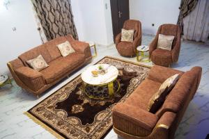 Gallery image of Nafik Suites in Rayfield +17 photos