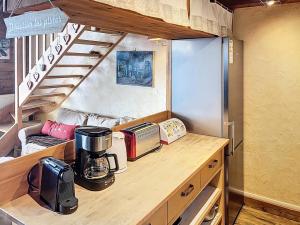 Kuchyň nebo kuchyňský kout v ubytování Chalet Du Valaisan - Appartement 4 pièces de 90m² pour 8/10 personnes MAE-2881