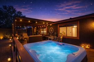 Πισίνα στο ή κοντά στο Joshua Tree House with Great View - 1 min from visitor center!