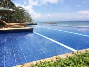 Piscina en o cerca de Blue Wave Inn