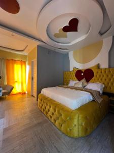 Postel nebo postele na pokoji v ubytování Starlight Hotel + 14 fotografií