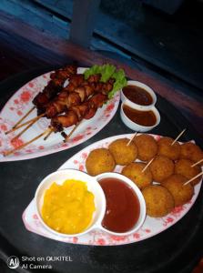 Đồ ăn tại/gần khách sạn +3 ảnh