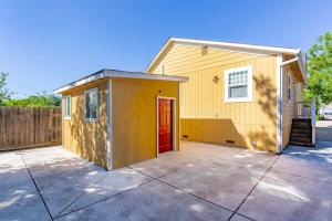 Budova, kde se prázdninový dům nachází