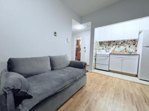 Posezení v ubytování Steps from Empire State Building + 10 fotografií