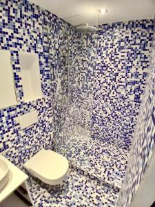 Koupelna v ubytování BlancBleu Saint Jean Loft