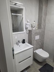 Ένα μπάνιο στο Jelena Lux +16 φωτογραφίες