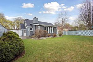 En have udenfor Near Lambeau and Titletown District