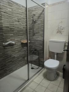 Et badeværelse på Blue House + 9 billeder