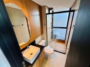 Et badeværelse på Alta Marine + 31 billeder