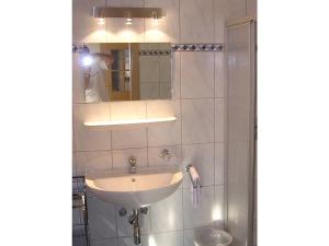 Et badeværelse på Oberschernthann App 1 + 28 billeder