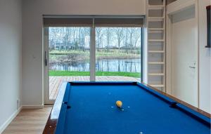 Biliár nebo kulečník v ubytování Luxurious Home In Karrebæksminde With Wifi