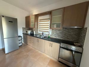 Køkken eller tekøkken på Cozy Family House with Yard