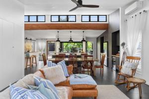 Et opholdsområde på Summit to Sea, Elevated Luxury