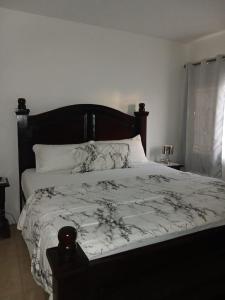 Voodi või voodid majutusasutuse Your Serenity by M n C Rentals toas