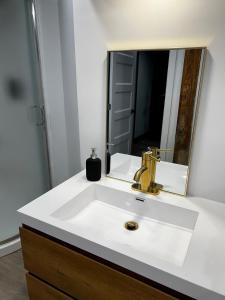 Fotografie z fotogalerie ubytování Edinburgh v destinaci Drummondville