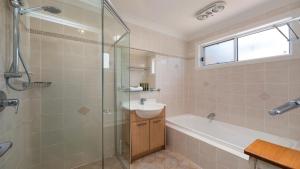 Et badeværelse på Paradise - Pearl - Modern With Wifi + 13 billeder