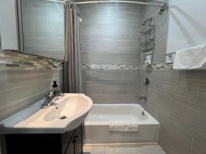 Et badeværelse på The Cityline Residences