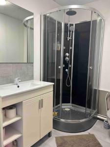 Billede fra billedgalleriet på Mon cocooning au pied de la plage T3 couchages i Mers-les-Bains