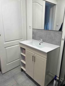 Billede fra billedgalleriet på Mon cocooning au pied de la plage T3 couchages i Mers-les-Bains