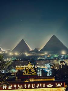 Nespecifikovaný výhled na hory nebo výhled na hory při pohledu z hotelu