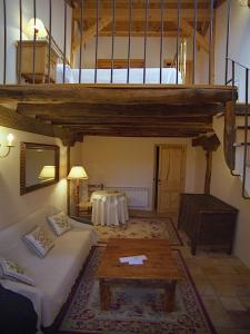 Postel nebo postele na pokoji v ubytování Posada Molino del Canto + 18 fotografií
