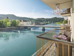 Balcony o terrace sa Boutique Hotel im Auracher Löchl