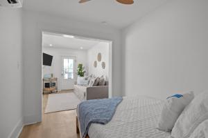 En eller flere senge i et værelse på Beach Cottages #1 apts + 24 billeder