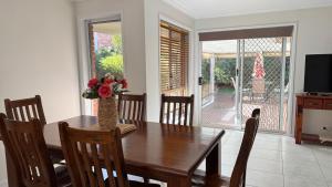 TV/trung tâm giải trí tại Canberra Stylish Home - near University of Canberra & EPIC