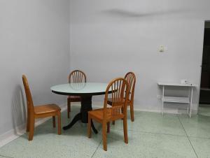 Photo de la galerie de l'établissement Aplus Lian Seng 民宿, à Keluang