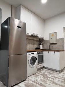 Køkken eller tekøkken på Theonos & Othonos Walled City Studio + 2 billeder