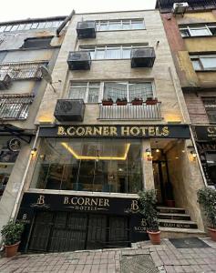 Tòa nhà nơi khách sạn tọa lạc