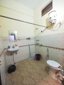 Koupelna v ubytování Entire 4 Bedroom Vacation Home - The Chimes House