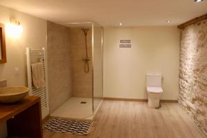 Koupelna v ubytování Maison Thalène - La Bulle