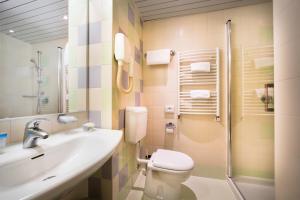 Een badkamer bij Miramar Sunny Hotel by Valamar