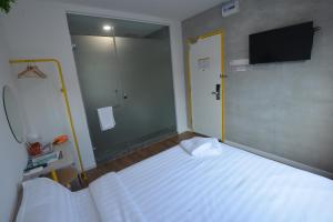 TV a/nebo společenská místnost v ubytování Vrest Hotel