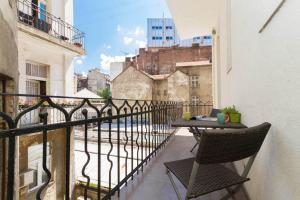 Een balkon of terras bij City Break Apartments Chic and Luxury